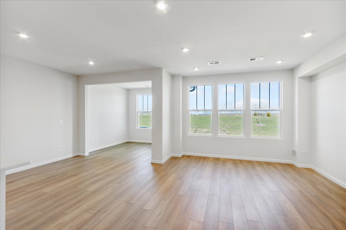 668 Switchgrass Way #58004, Bolingbrook, IL 60490