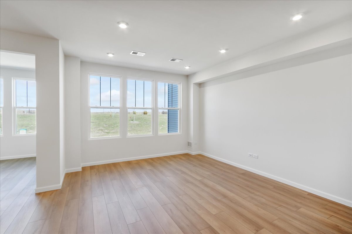 660 Switchgrass Way #58002, Bolingbrook, IL 60490