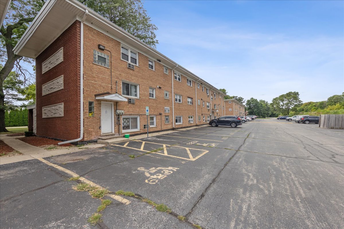 6862 W Lode Drive #2A, Worth, IL 60482