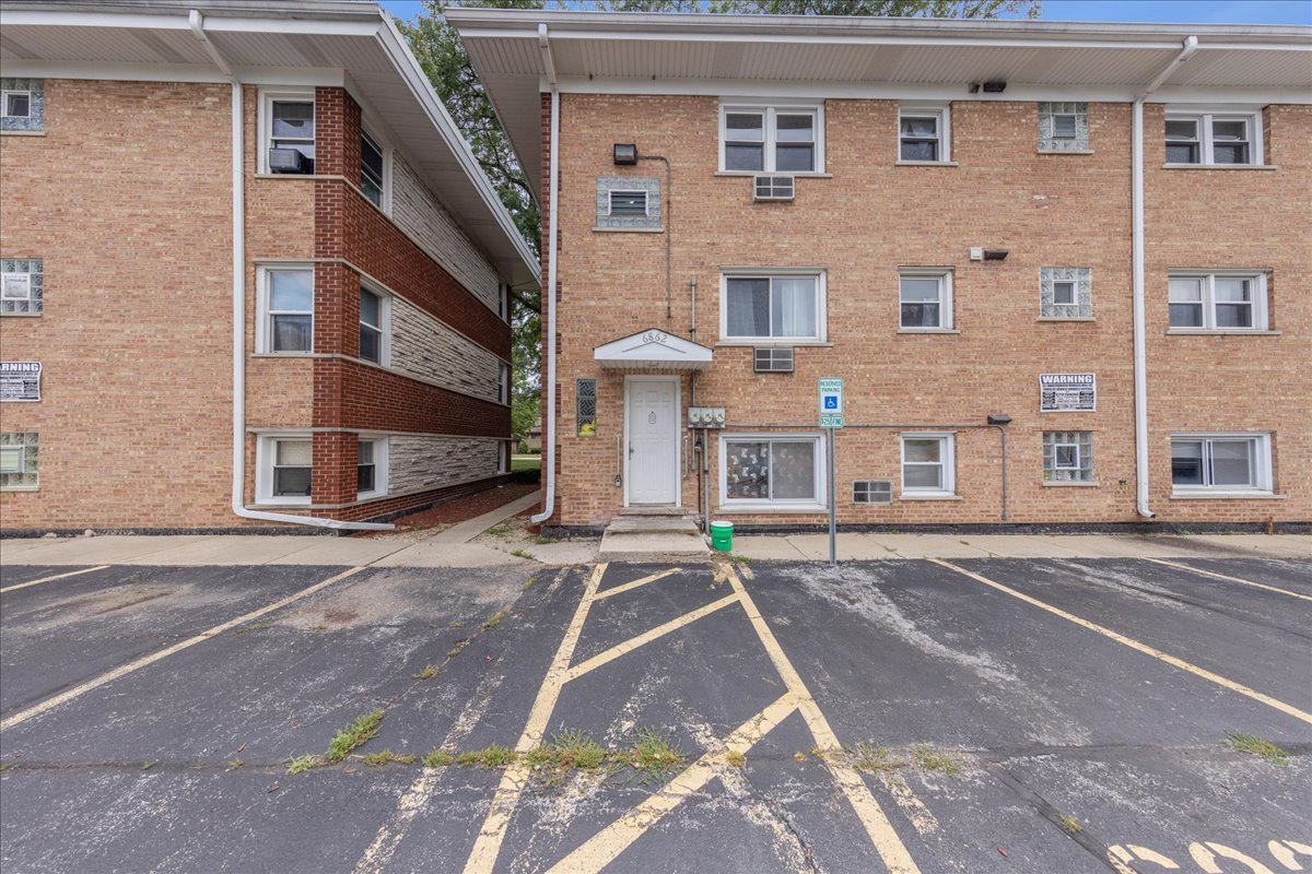 6862 W Lode Drive #2A, Worth, IL 60482