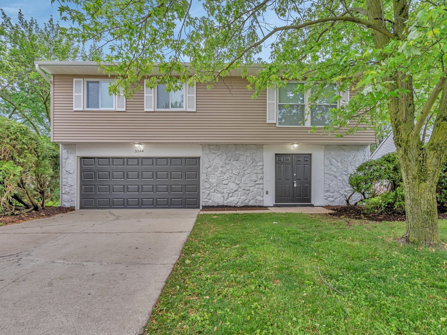 3344 Stonehurst Court, Joliet, IL 60431