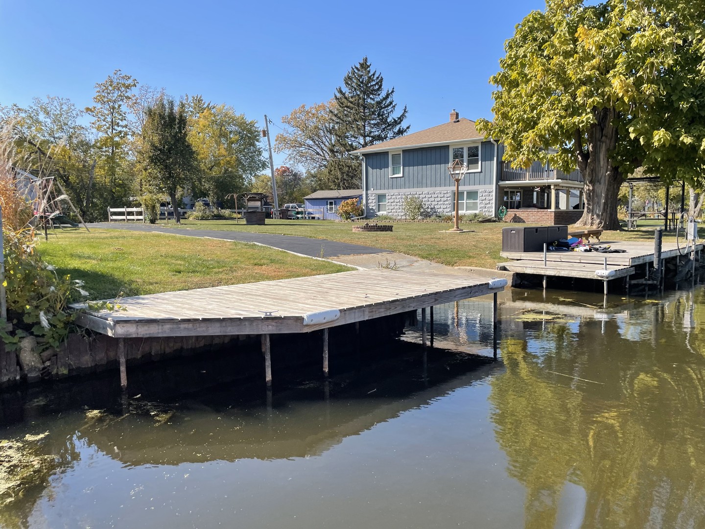 712 Fossil Drive, Ingleside, IL 60041