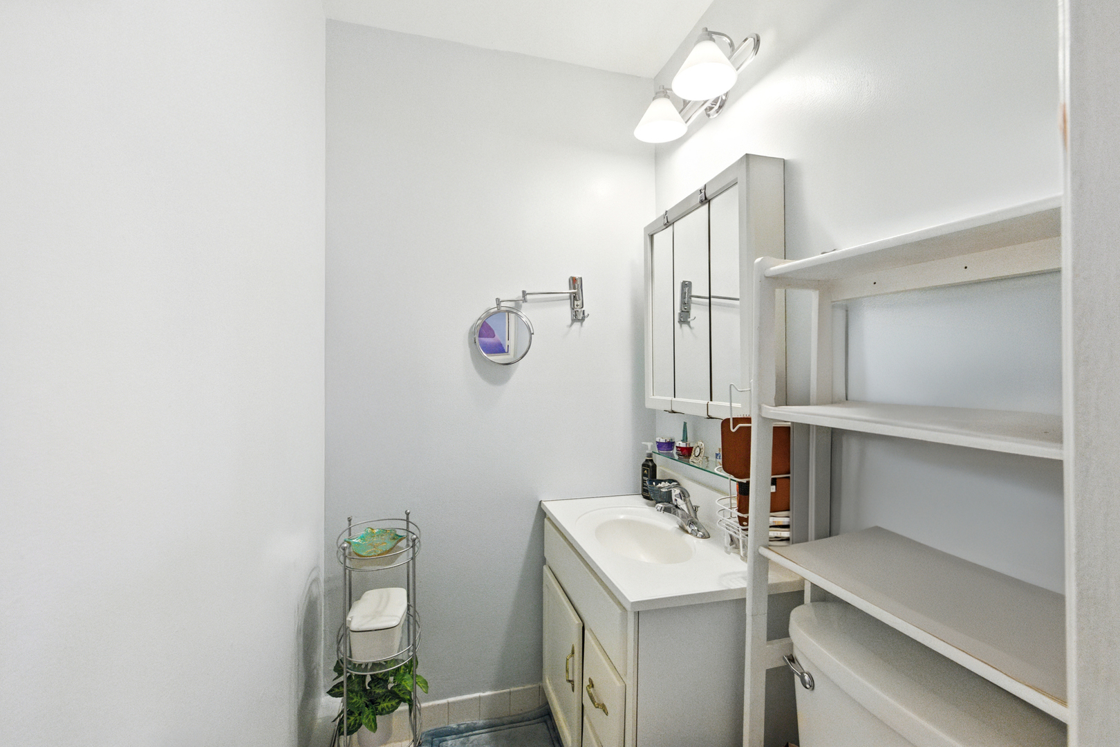 8856 Northshore Drive #2A, Des Plaines, IL 60016
