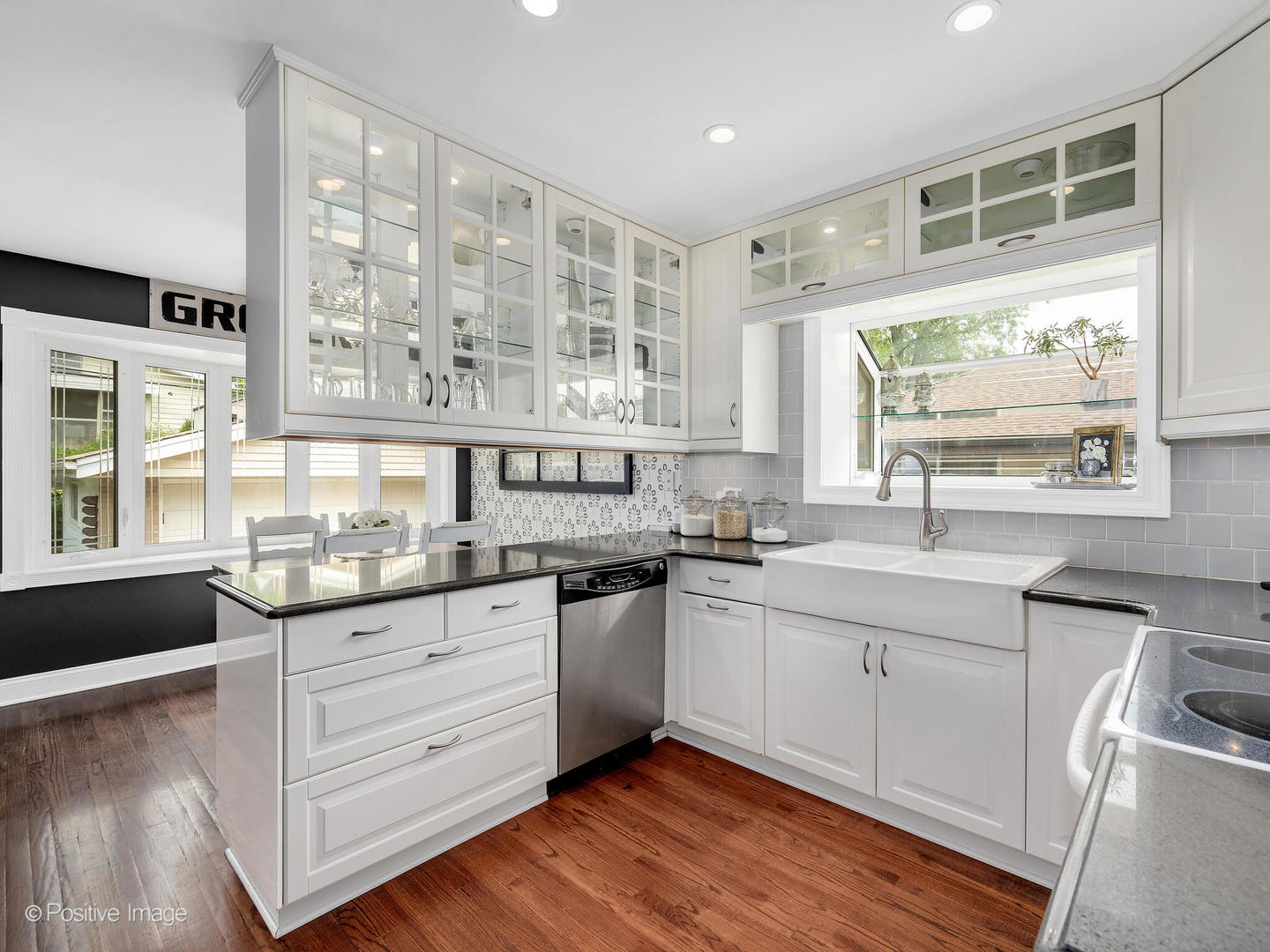 246 E Monroe Street, Villa Park, IL 60181