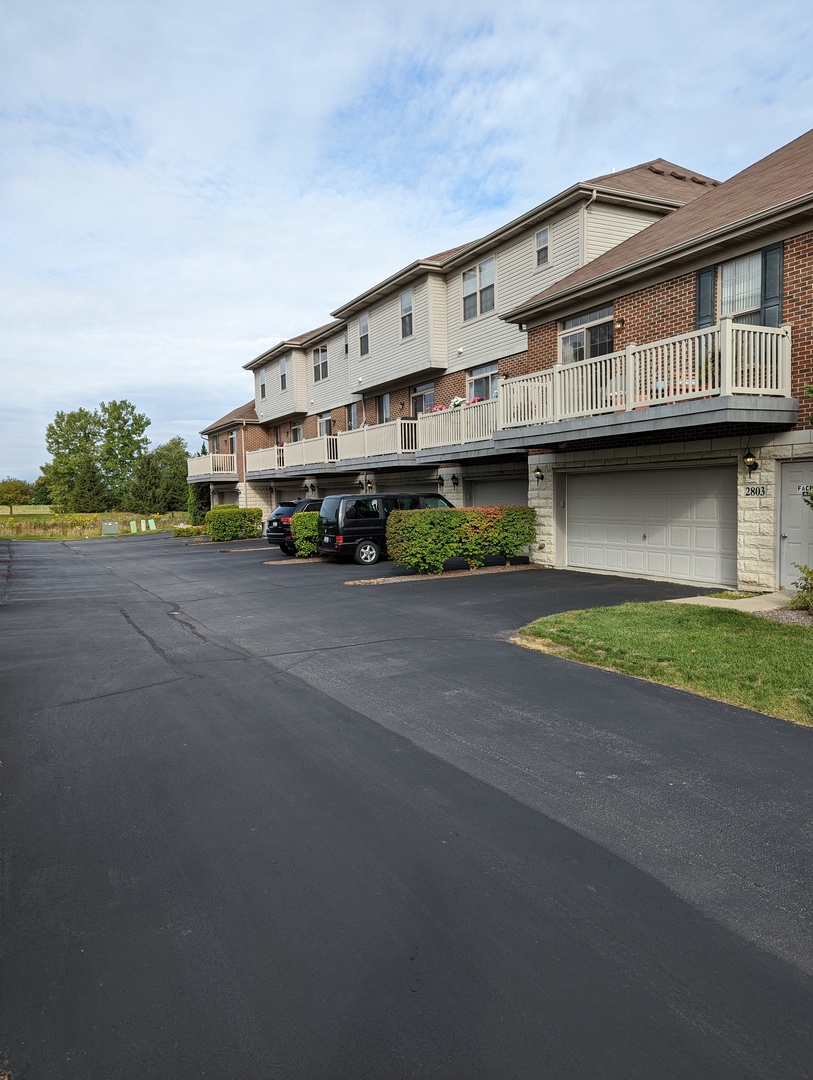 2807 Blakely Lane #2807, Naperville, IL 60540
