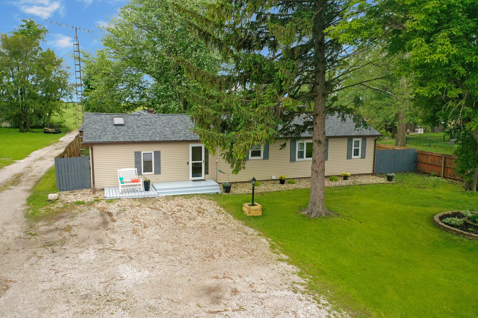 2725 2100N Road, Minonk, IL 61760