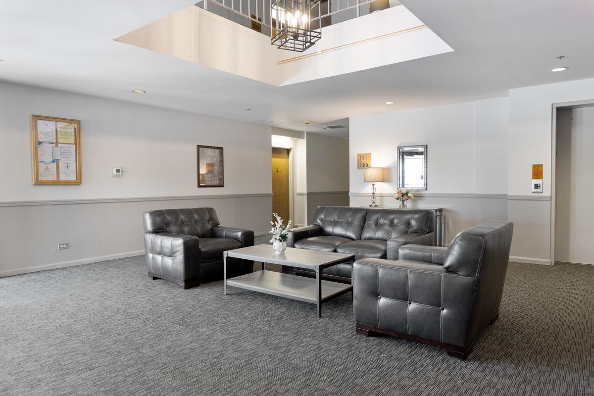 805 Leicester Road #103, Elk Grove Village, IL 60007