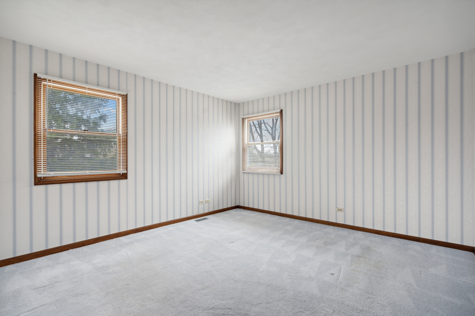 12375 W Ash Court, Beach Park, IL 60099