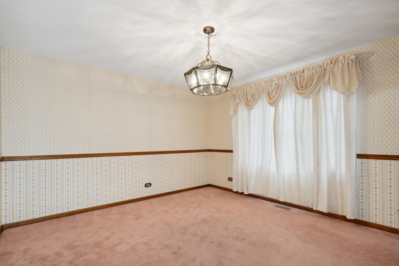 12375 W Ash Court, Beach Park, IL 60099