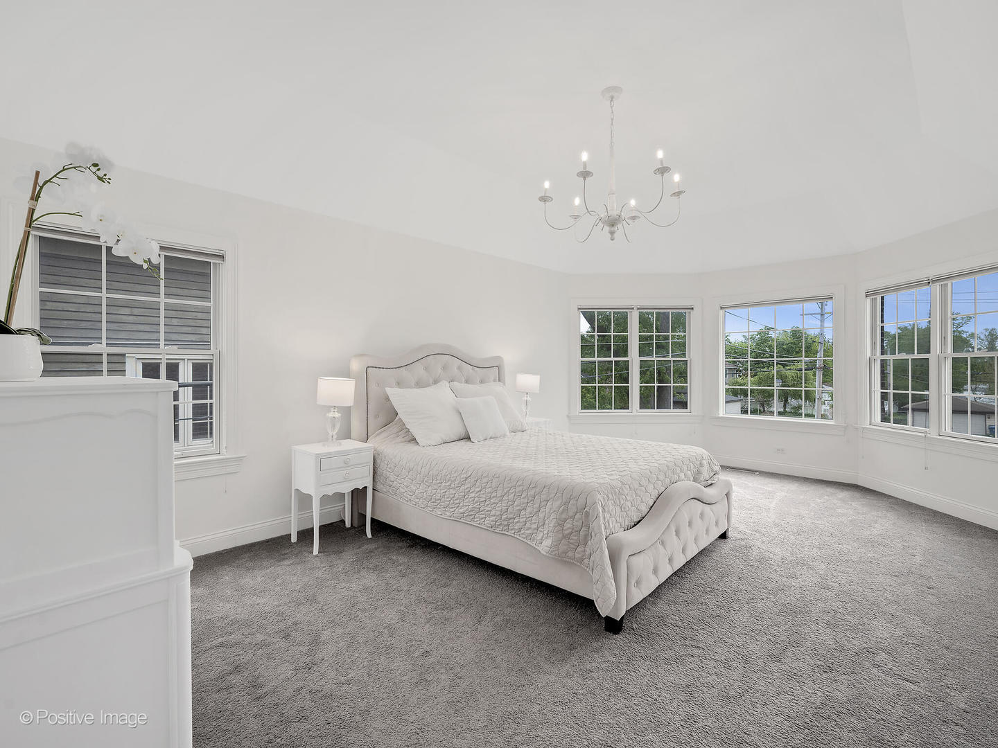551 W 3rd Street, Elmhurst, IL 60126