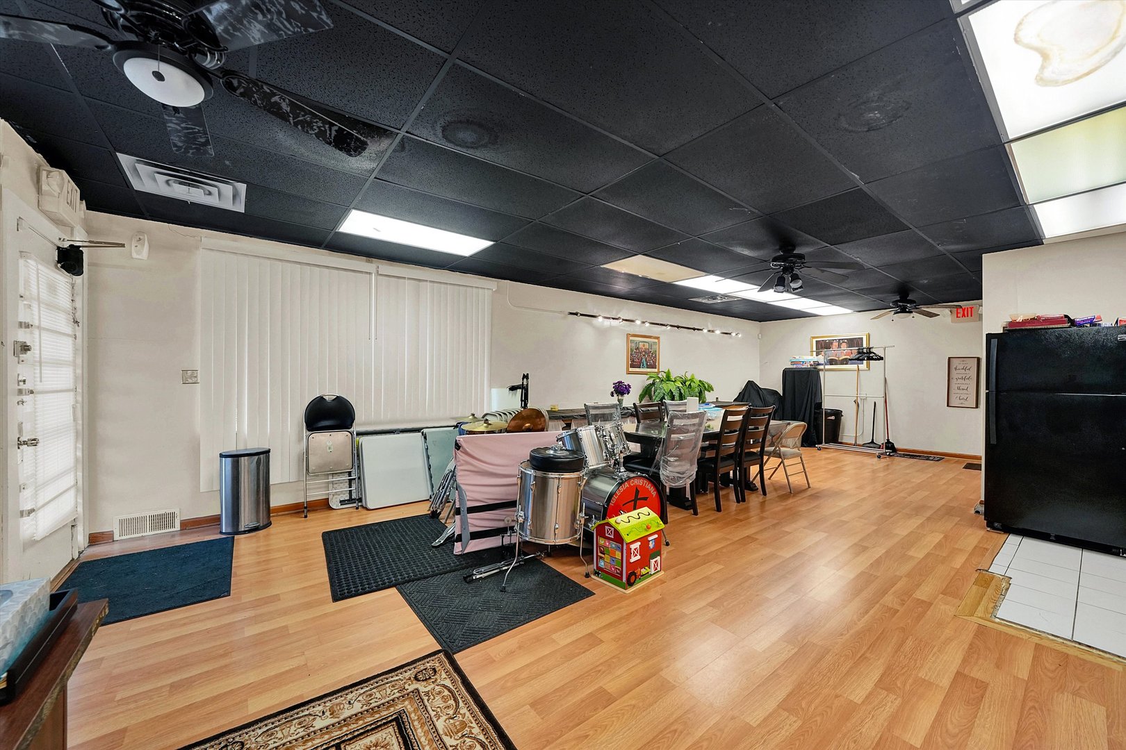 776 State Line Road, Calumet City, IL 60409