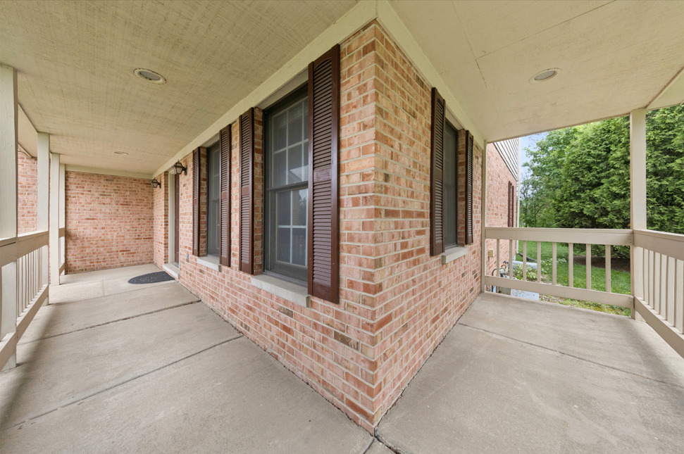 201 Rosewood Court, Westmont, IL 60559