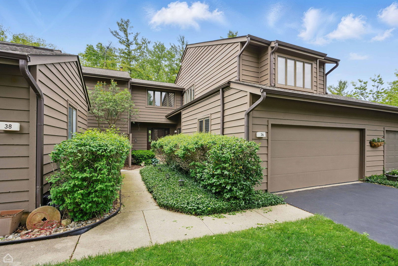 36 Lakewood Circle, St. Charles, IL 60174