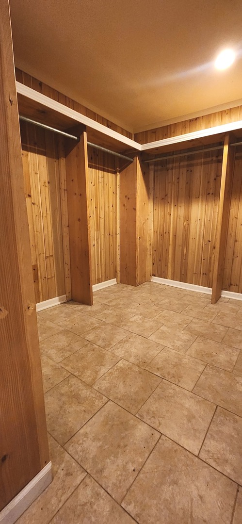 7227 S Bennett Avenue, Chicago, IL 60649