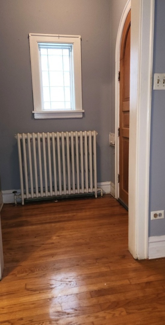 7227 S Bennett Avenue, Chicago, IL 60649