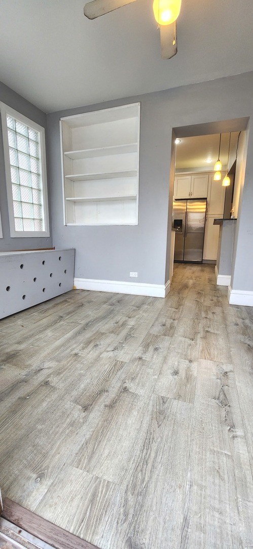 7227 S Bennett Avenue, Chicago, IL 60649