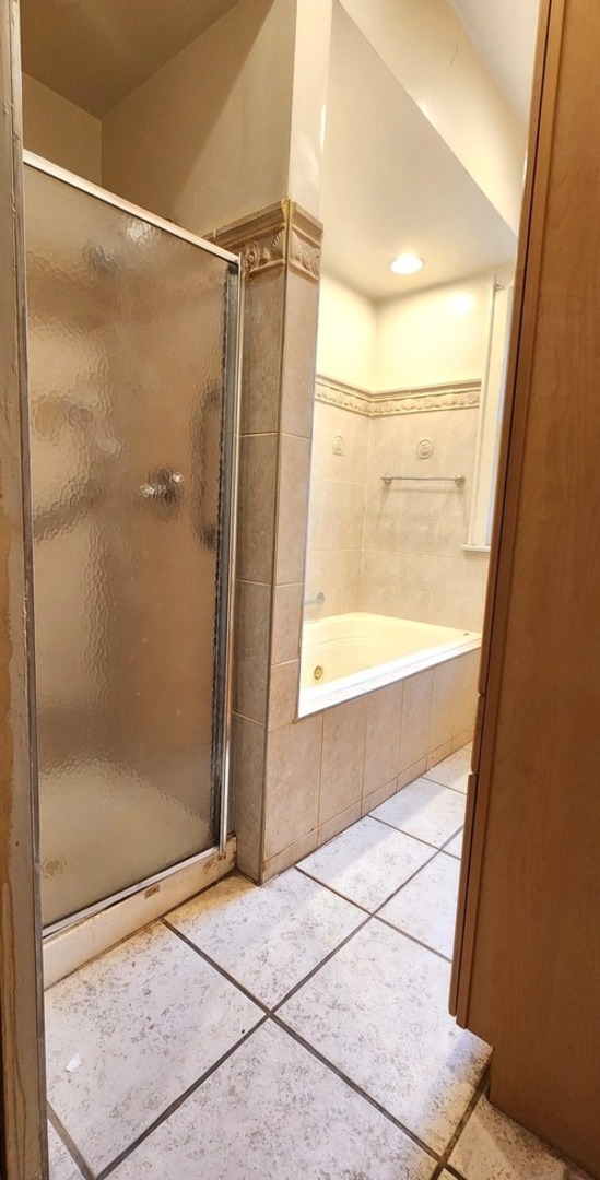 7227 S Bennett Avenue, Chicago, IL 60649