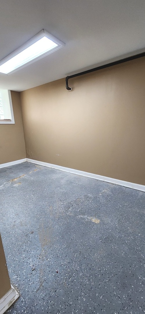 7227 S Bennett Avenue, Chicago, IL 60649