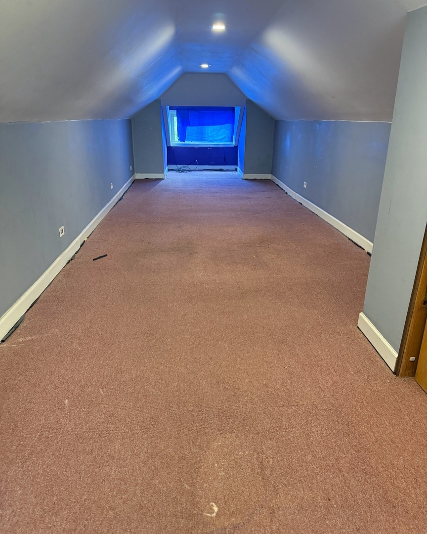 7227 S Bennett Avenue, Chicago, IL 60649