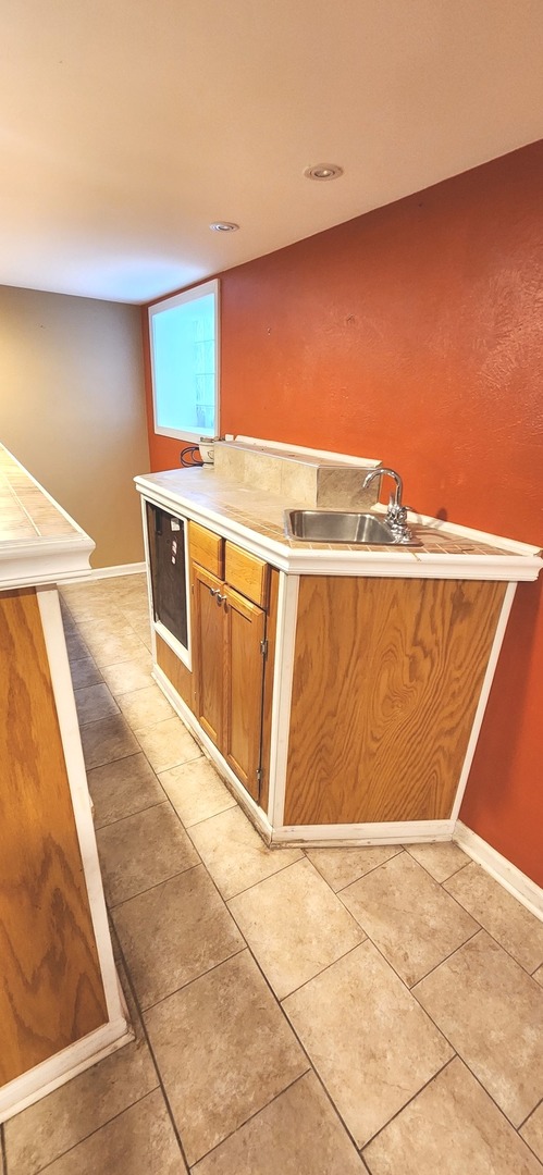 7227 S Bennett Avenue, Chicago, IL 60649