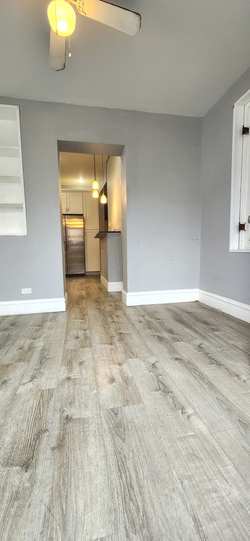 7227 S Bennett Avenue, Chicago, IL 60649