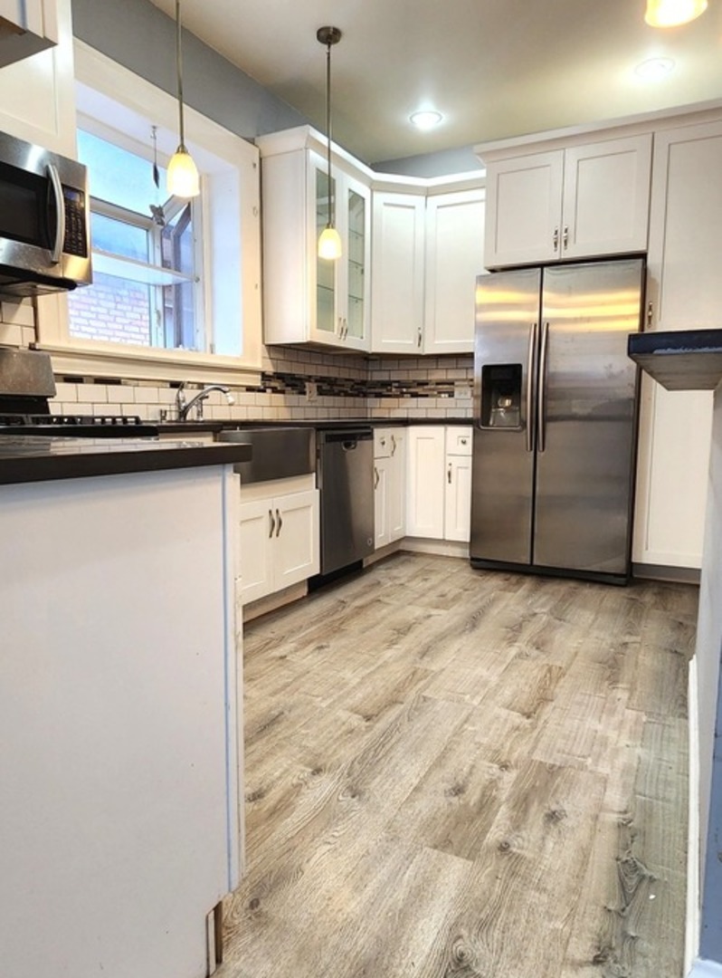 7227 S Bennett Avenue, Chicago, IL 60649