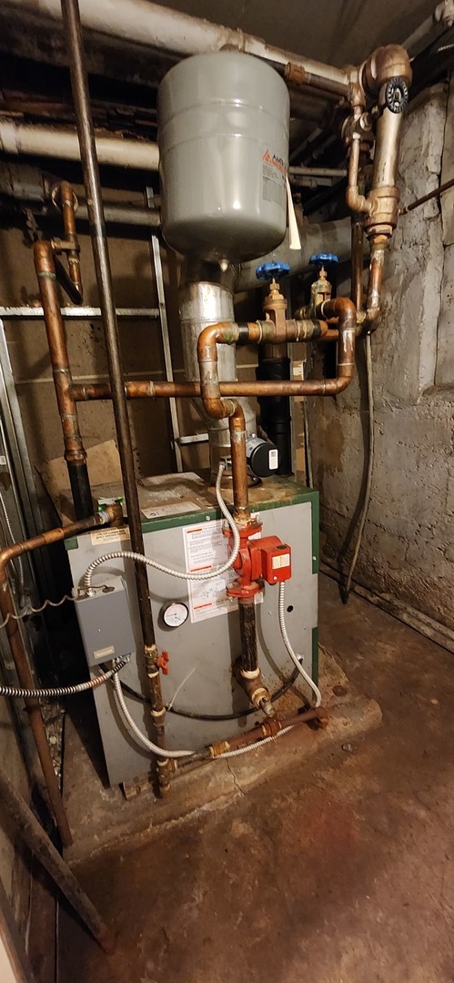 7227 S Bennett Avenue, Chicago, IL 60649