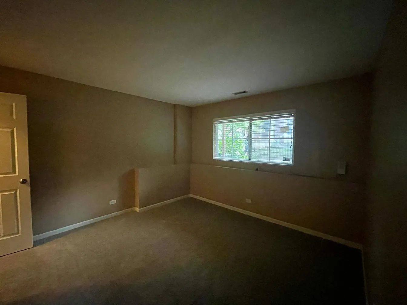526 Grosvenor Lane #526, Aurora, IL 60504