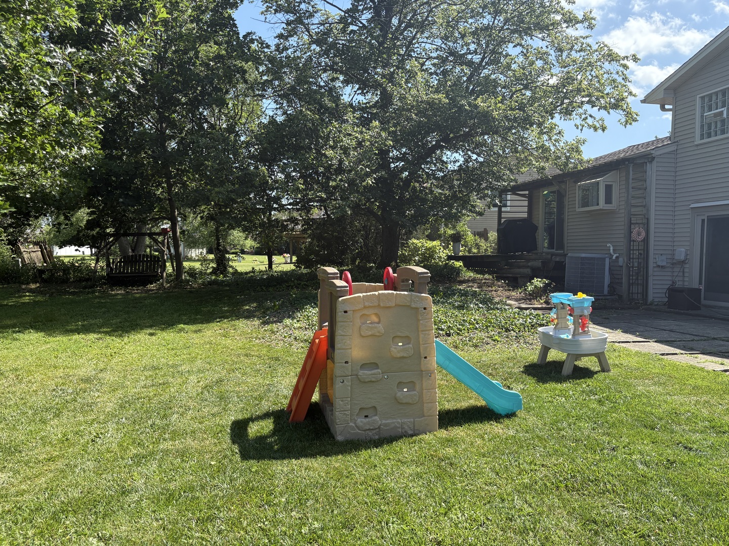 1487 Kathleen Way, Elk Grove Village, IL 60007