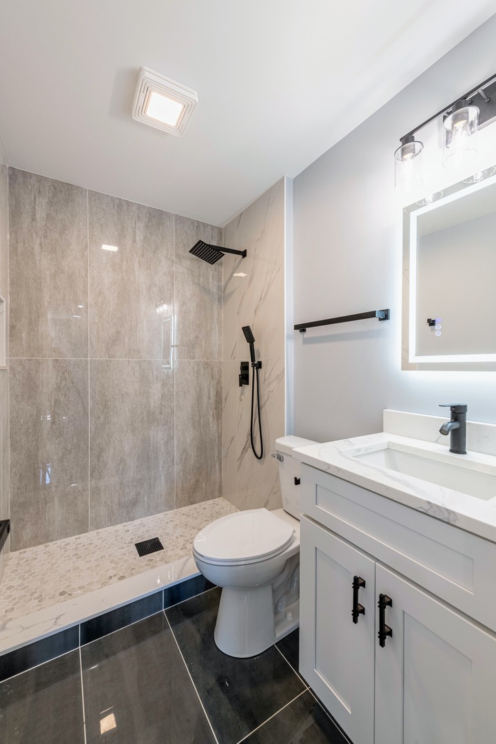 22W046 McCormick Avenue, Glen Ellyn, IL 60137