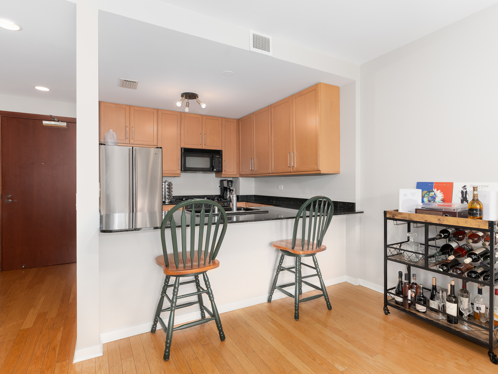 400 N Clinton Street #605, Chicago, IL 60654