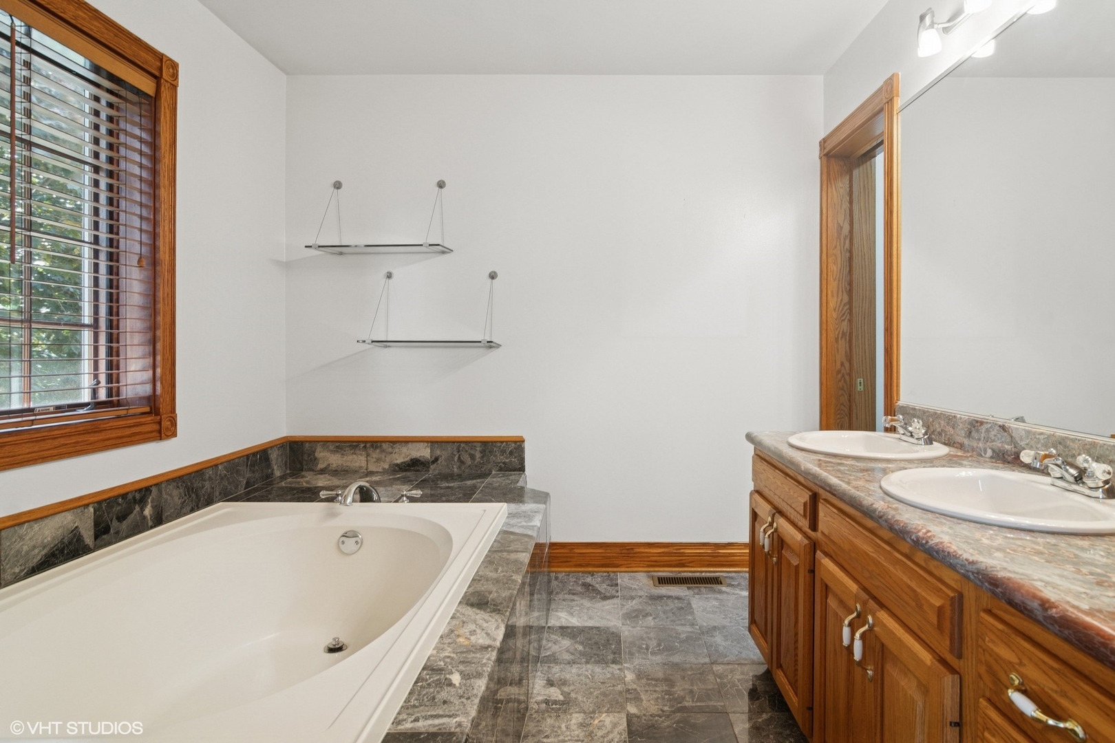 1612 N Clarence Avenue, Arlington Heights, IL 60004