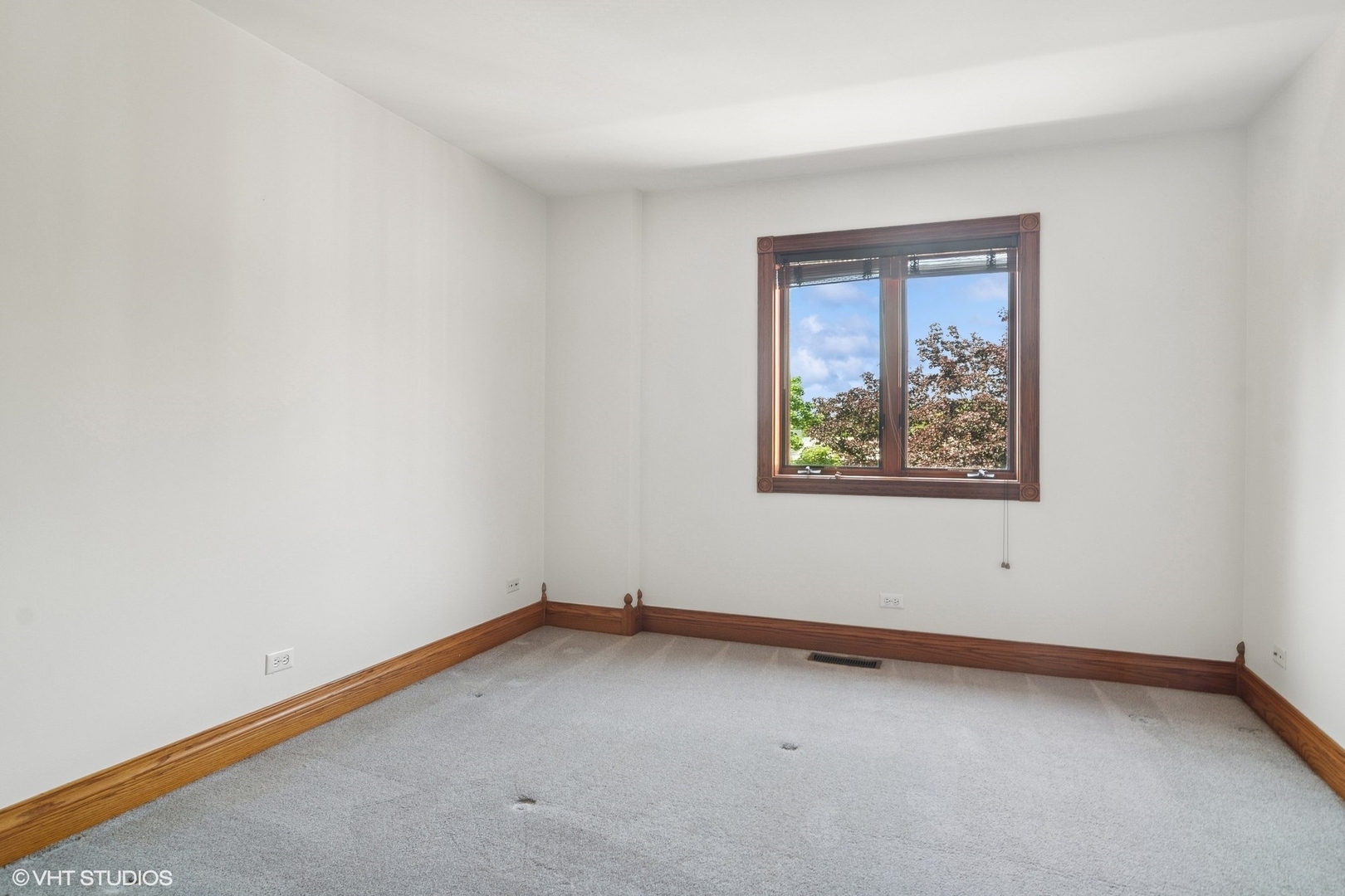 1612 N Clarence Avenue, Arlington Heights, IL 60004