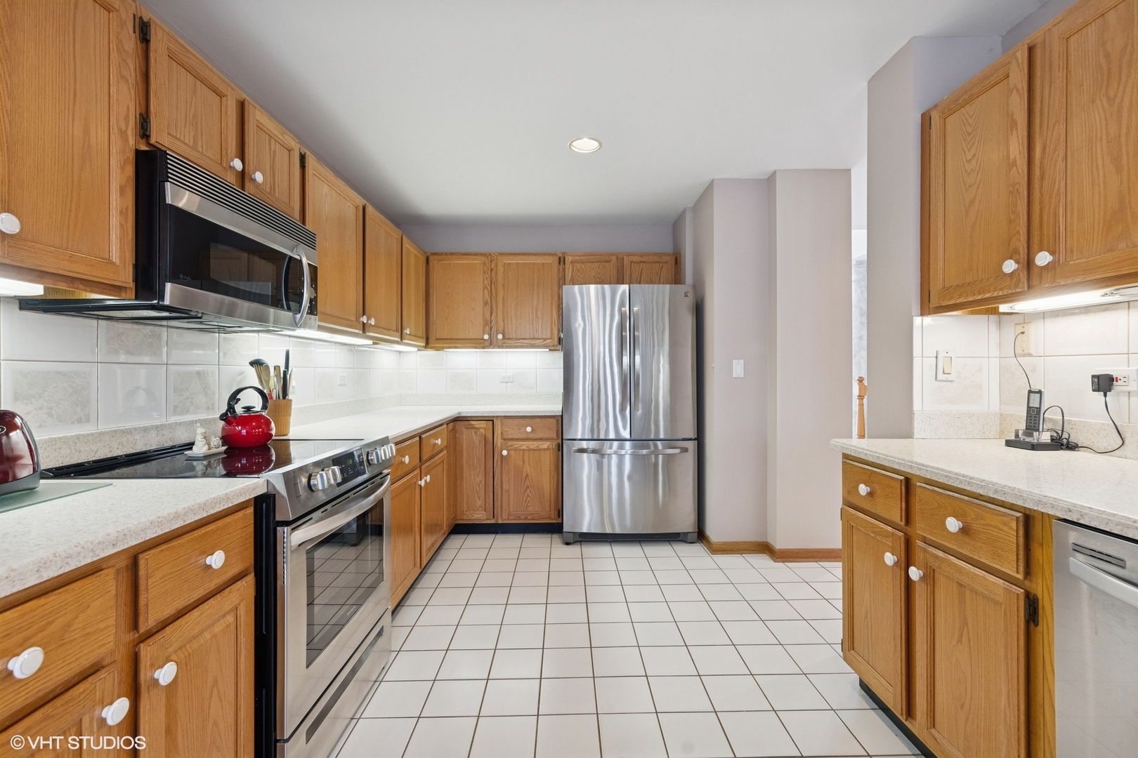 9 Manchester Lane, Elmhurst, IL 60126