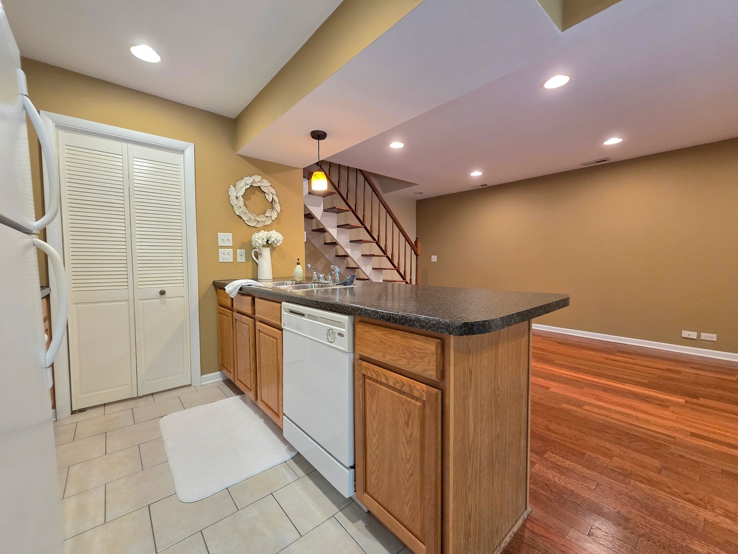 1196 COVE Drive #151C, Prospect Heights, IL 60070