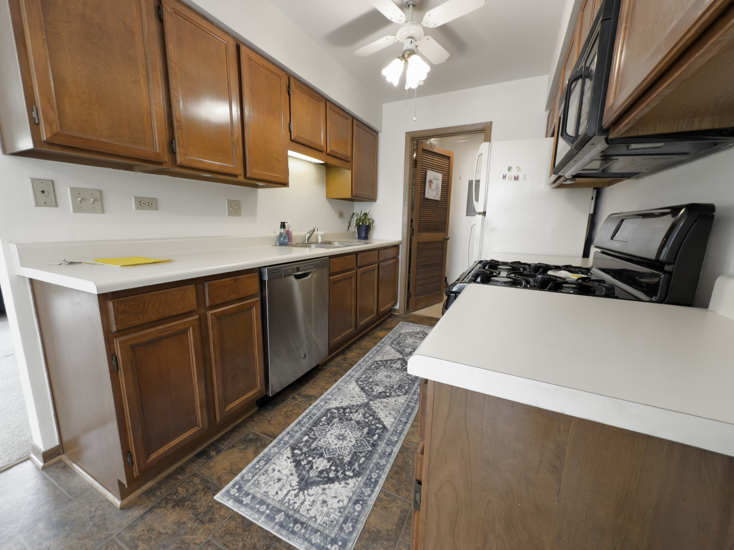 2205 Colorado Avenue #2205, Elgin, IL 60123