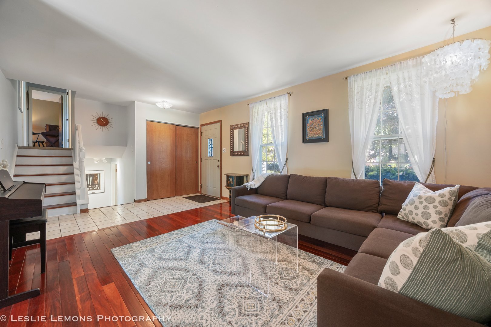 1260 Kent Court, Wheaton, IL 60189