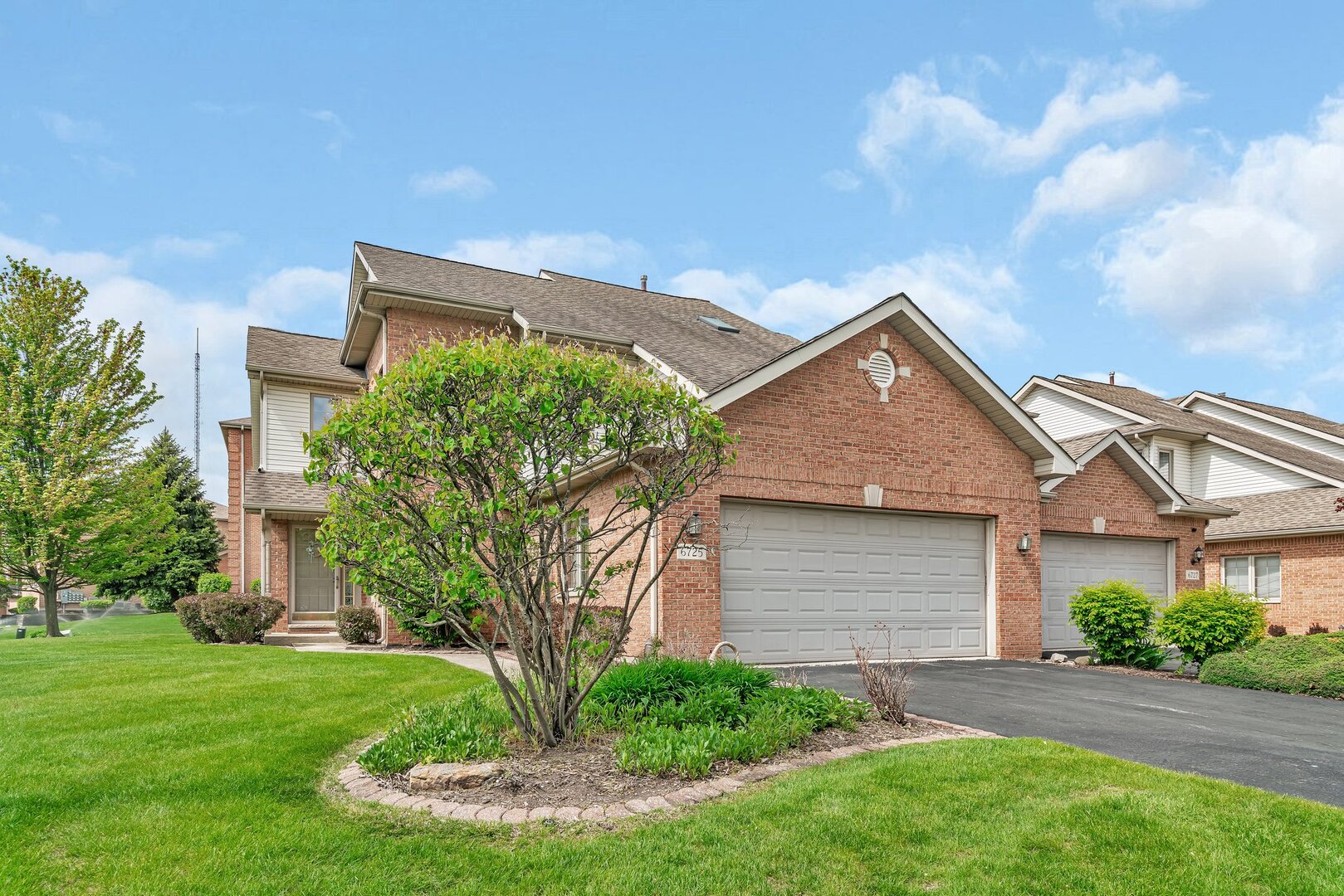 6725 Pondview Drive, Tinley Park, IL 60477