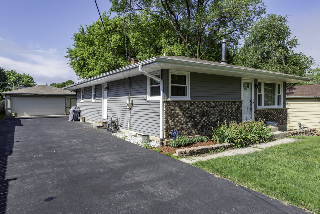 10100 W chaplin Avenue, Beach Park, IL 60087