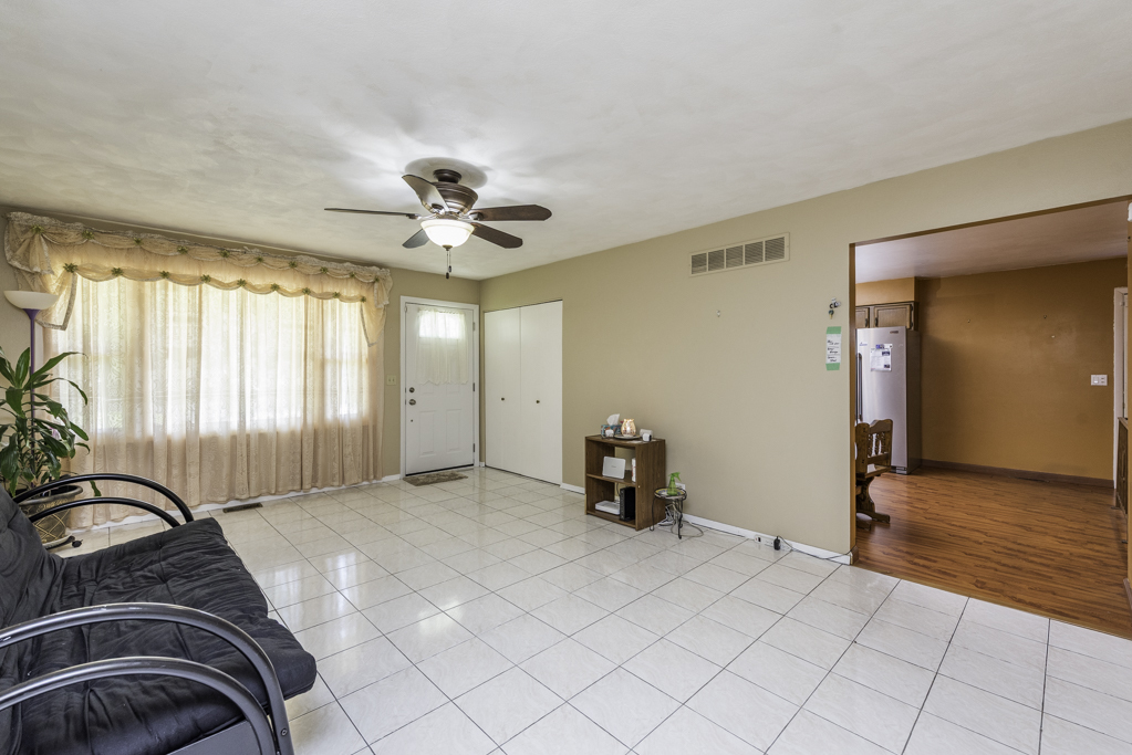 10100 W chaplin Avenue, Beach Park, IL 60087