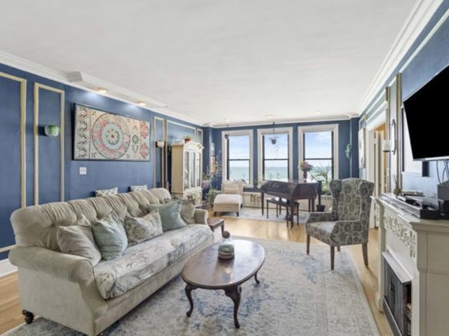 7321 S South Shore Drive #11-B, Chicago, IL 60649