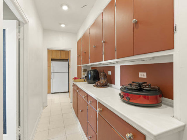 7321 S South Shore Drive #11-B, Chicago, IL 60649
