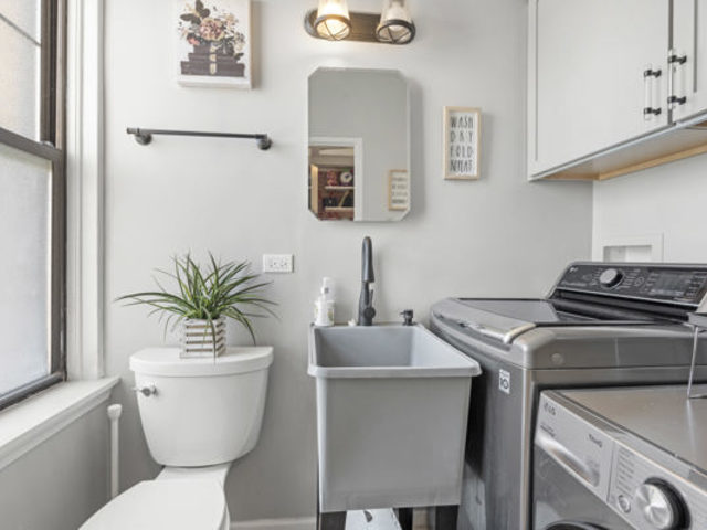 7321 S South Shore Drive #11-B, Chicago, IL 60649