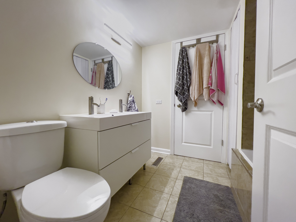 26 Cour Versaille Court #26, Palos Hills, IL 60465