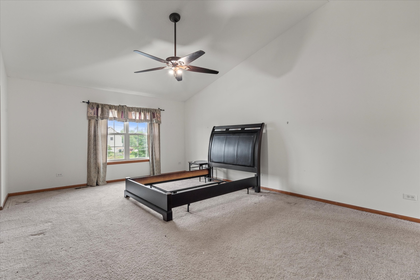 1129 S Wabena Avenue, Minooka, IL 60447