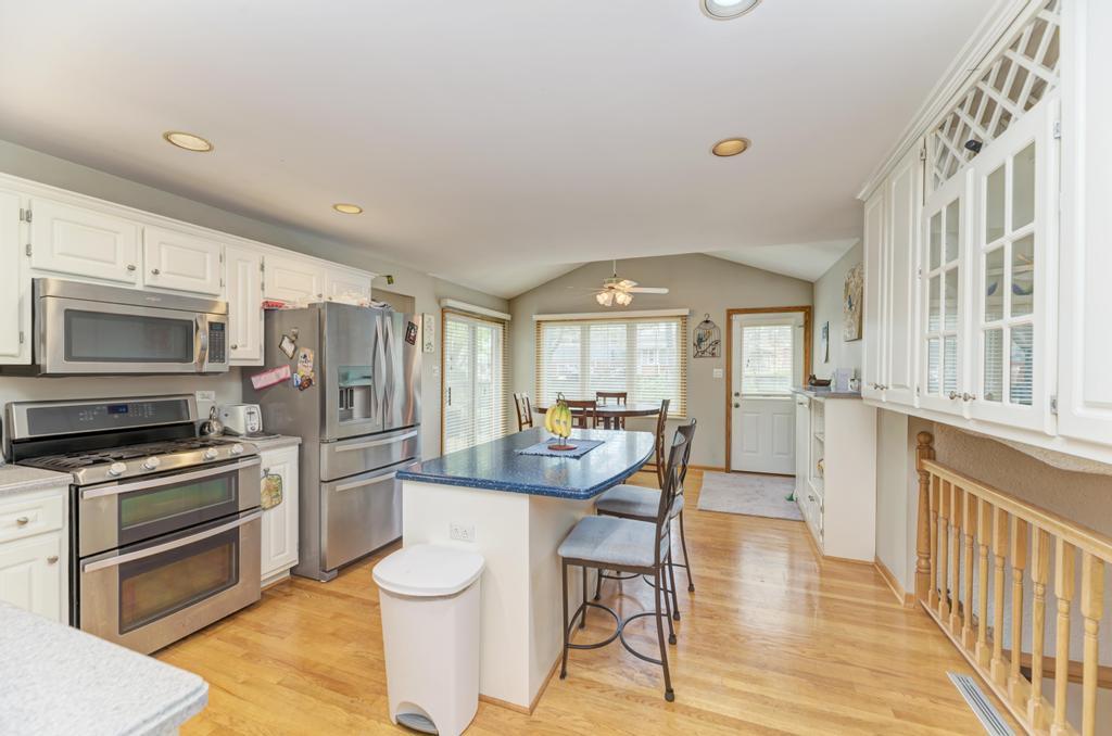 7930 Grant Street, Darien, IL 60561