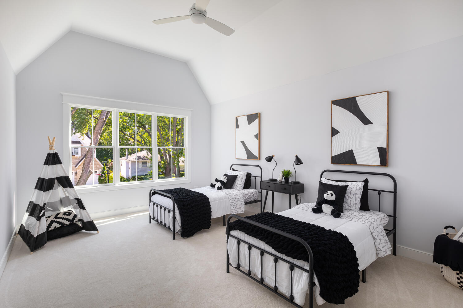 706 S Loomis Street, Naperville, IL 60540