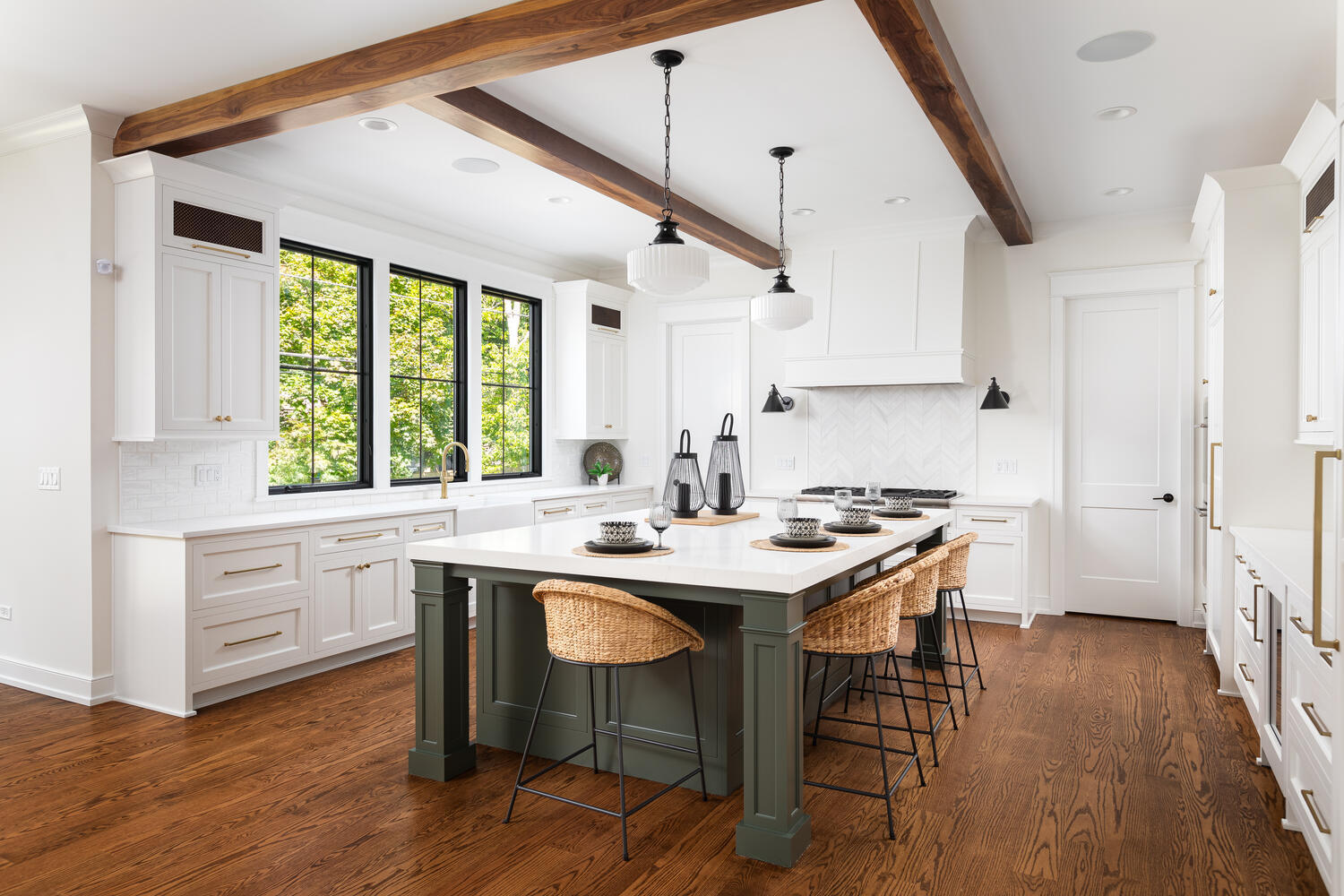 706 S Loomis Street, Naperville, IL 60540