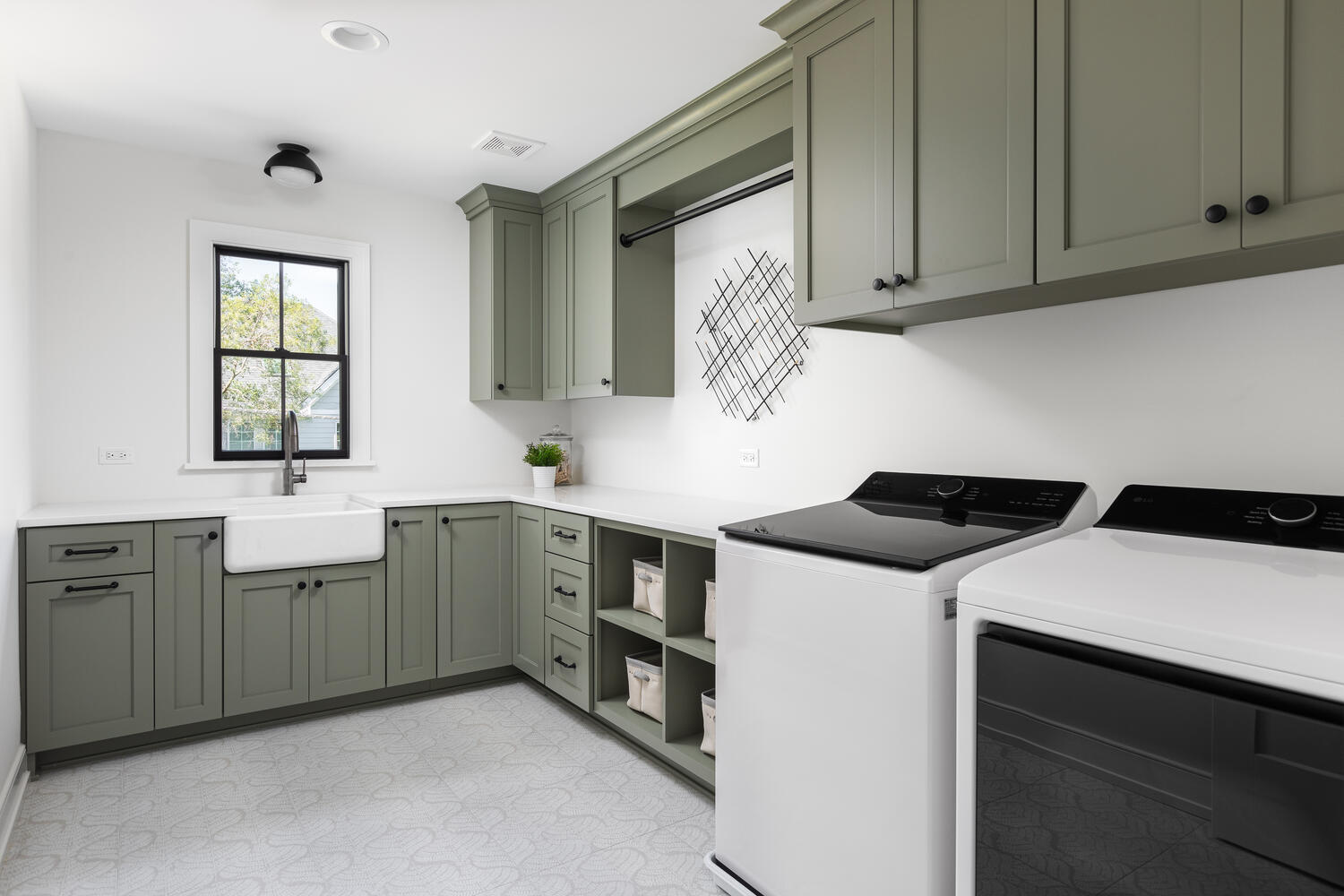 706 S Loomis Street, Naperville, IL 60540