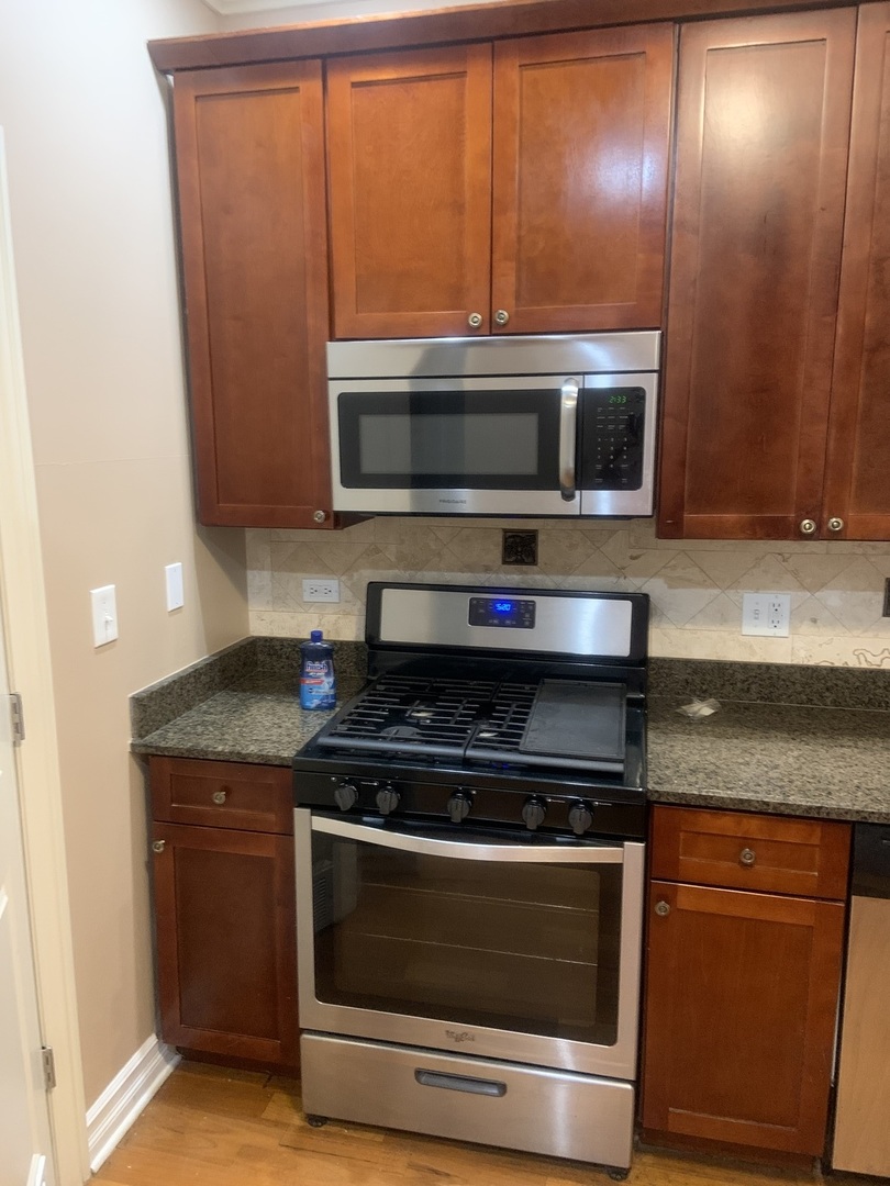 1363 E 64th Street #2, Chicago, IL 60637